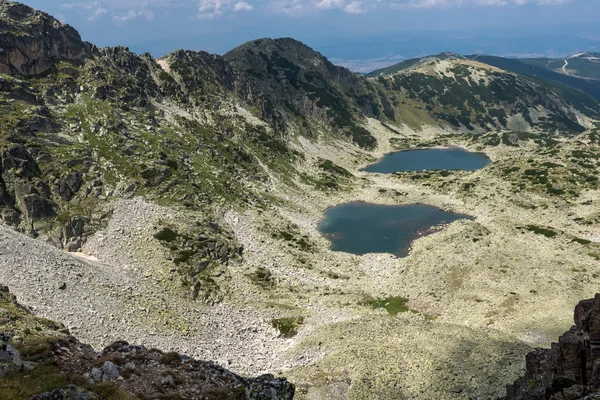 Удивительная панорама на Мусаленские озера от пика Мусала, гора Рила — стоковое фото