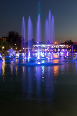 Muhteşem gece fotoğraf şarkı çeşmeler şehir Plovdiv