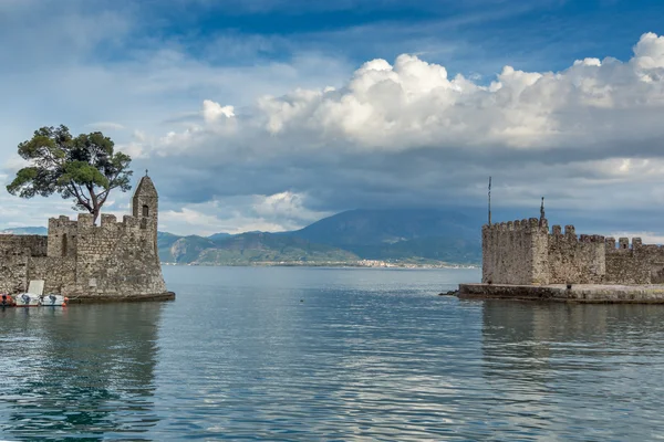 Fortification at the port of Nafpaktos town, — Stock Photo, Image