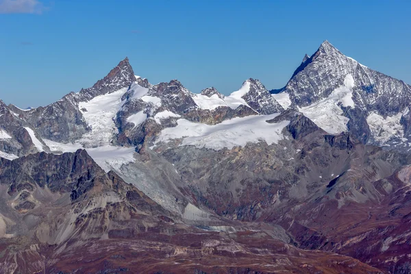 从阿尔卑斯山的马特宏峰冰川天堂瑞士的阿尔卑斯山全景 — 图库照片