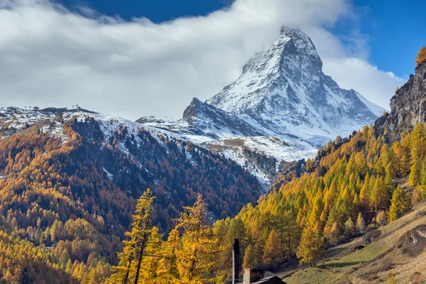 Φθινόπωρο τοπίο του όρος Matterhorn, καντονιού Valais — Φωτογραφία Αρχείου