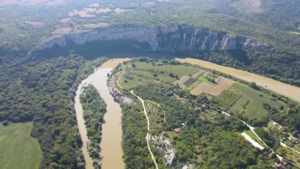 Letecký Pohled Řeku Iskar Míjející Vesnici Karlukovo Balkánské Hory Bulharsko — Stock video