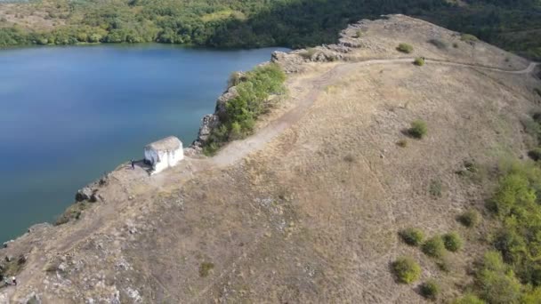 Vue Aérienne Église Saint Jean Baptiste Réservoir Pchelina Région Pernik — Video