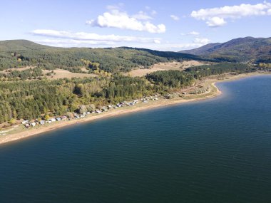 Bulgaristan 'ın Sofya kenti yakınlarındaki Iskar Barajı' nın hava manzarası