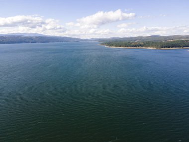 Bulgaristan 'ın Sofya kenti yakınlarındaki Iskar Barajı' nın hava manzarası