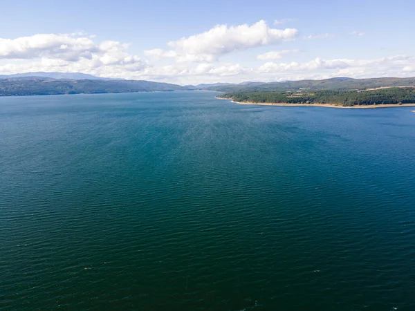 Bulgaristan 'ın Sofya kenti yakınlarındaki Iskar Barajı' nın hava manzarası