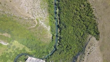 Bulgaristan 'ın Altın Panega Nehri boyunca Iskar Panega Geopark' ın hava manzarası