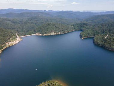 Bulgaristan 'ın Pazardzhik bölgesinin Golyam Beglik Baraj Havalimanı manzarası