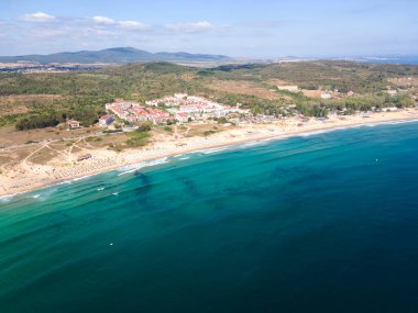 Bulgaristan 'ın Burgaz Bölgesi Sozopol yakınlarındaki Smokinya Plajı' nın hava manzarası