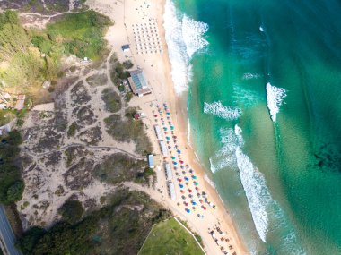 Bulgaristan 'ın Burgaz Bölgesi Sozopol yakınlarındaki Smokinya Plajı' nın hava manzarası