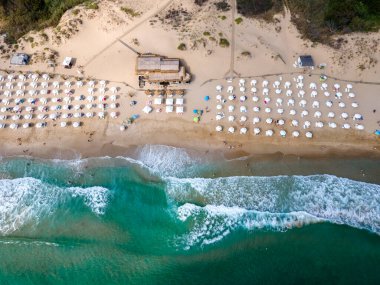 Bulgaristan 'ın Burgaz Bölgesi Sozopol yakınlarındaki Smokinya Plajı' nın hava manzarası