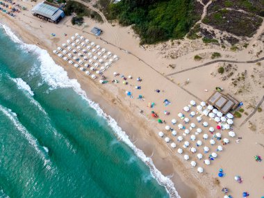 Bulgaristan 'ın Burgaz Bölgesi Sozopol yakınlarındaki Smokinya Plajı' nın hava manzarası