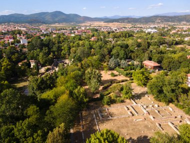 Bulgaristan 'ın Filibe Bölgesi Hisarya kentinin hava manzarası