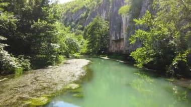 Bulgaristan 'ın Altın Panega Nehri boyunca Iskar Panega Geopark' ın hava manzarası