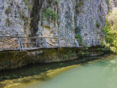 Bulgaristan 'ın Altın Panega Nehri boyunca Iskar Panega Geopark' ın hava manzarası