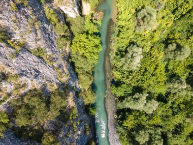 Bulgaristan 'ın Altın Panega Nehri boyunca Iskar Panega Geopark' ın hava manzarası