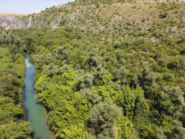 Bulgaristan 'ın Altın Panega Nehri boyunca Iskar Panega Geopark' ın hava manzarası