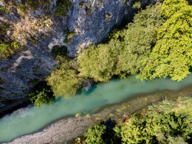 Bulgaristan 'ın Altın Panega Nehri boyunca Iskar Panega Geopark' ın hava manzarası
