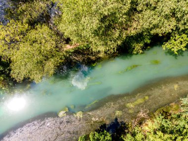 Bulgaristan 'ın Altın Panega Nehri boyunca Iskar Panega Geopark' ın hava manzarası