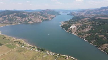 Bulgaristan 'ın Kardzhali bölgesindeki Studen Kladenets Rezervuarı' nın şaşırtıcı hava manzarası