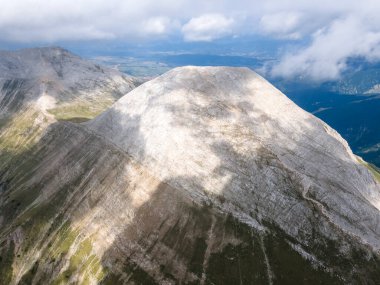 Vihren zirvesinin hava manzarası, Rila dağı, Bulgaristan