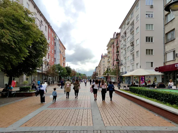 Sofia Bulgarije September 2020 Wandelende Mensen Boulevard Vitosha Sofia Bulgarije — Stockfoto