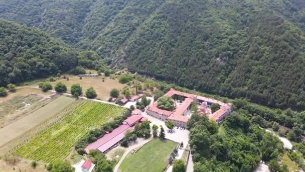 Vista Aérea Del Monasterio Medieval Bachkovo Dormición Madre Dios Bulgaria — Vídeos de Stock