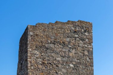 SMEDEREVO, SERBIA - 12 Ağustos 2019: Sırbistan 'ın Smederevo kentindeki Tuna Nehri kıyısındaki Kale Harabeleri