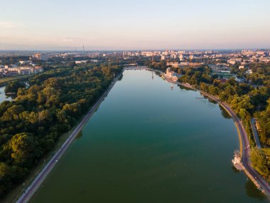 Bulgaristan 'ın Filibe kentindeki Kürek Mekanı' nın hava gün batımı manzarası