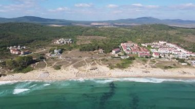 Bulgaristan 'ın Burgaz Bölgesi Sozopol yakınlarındaki Smokinya Plajı' nın hava manzarası 