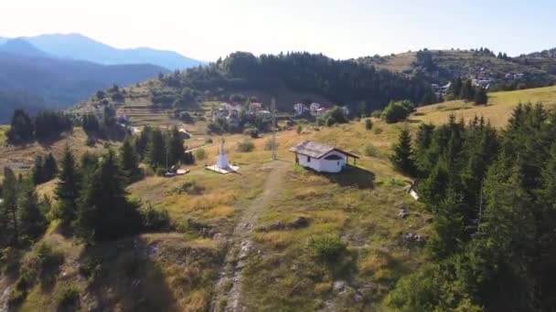 Vista Aerea Delle Montagne Rodopi Villaggio Stoykite Vicino Località Pamporovo — Video Stock