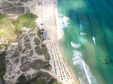 Bulgaristan 'ın Burgaz Bölgesi Sozopol yakınlarındaki Smokinya Plajı' nın hava manzarası