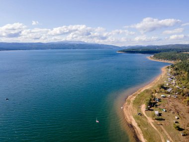Bulgaristan 'ın Sofya kenti yakınlarındaki Iskar Barajı' nın hava manzarası