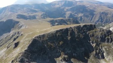 Malyovitsa zirvesinin havadan görünüşü, Rila Dağı, Bulgaristan