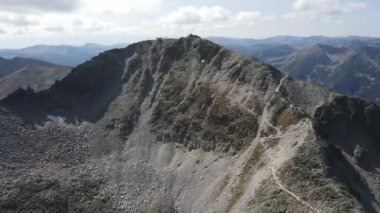 Musala zirvesinin havadan görünüşü, Rila dağı, Bulgaristan