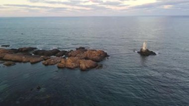 Bulgaristan 'ın Burgaz Bölgesi Ahtopol kentindeki deniz feneri manzarası 