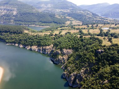 Bulgaristan 'ın Arda Nehri kıvrımlı ve Kardzhali Barajı' nın şaşırtıcı hava manzarası
