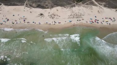 Bulgaristan 'ın Burgaz Bölgesi Primorsko' nun Güney Sahili 'nin şaşırtıcı hava manzarası 