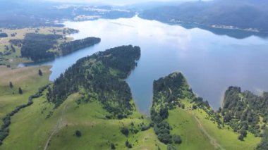 Bulgaristan 'ın Smolyan Bölgesi, Dospat Reservoir hava manzarası
