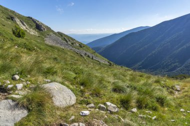 Bulgaristan 'ın Vihren Tepesi, Pirin Dağı yürüyüş parkurundan manzara