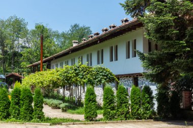 KLISURA MONASTERY, BULGARIA - 10 AĞUSTOS 2014: Bulgaristan 'ın Montana bölgesindeki Aziz Kiril ve Methodius' a adanmış Ortaçağ Klisura Manastırı
