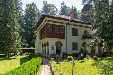 KLISURA MONASTERY, BULGARIA - 10 AĞUSTOS 2014: Bulgaristan 'ın Montana bölgesindeki Aziz Kiril ve Methodius' a adanmış Ortaçağ Klisura Manastırı