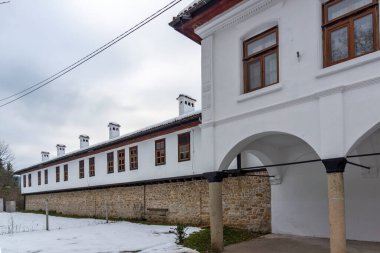 Sokolski Manastırı 'nın Kış manzarası Kutsal Ana' nın Varsayımı, Gabrovo bölgesi, Bulgaristan