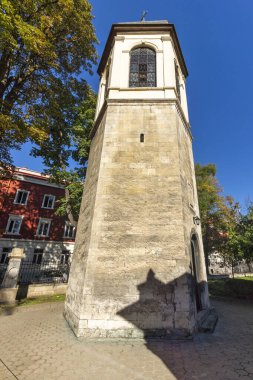 RUSE, BULGARIA -NOVEMBER 2, 2020: Bulgaristan 'ın Ruse kentinin merkezindeki Kutsal Üçlemeci Ortodoks Kilisesi