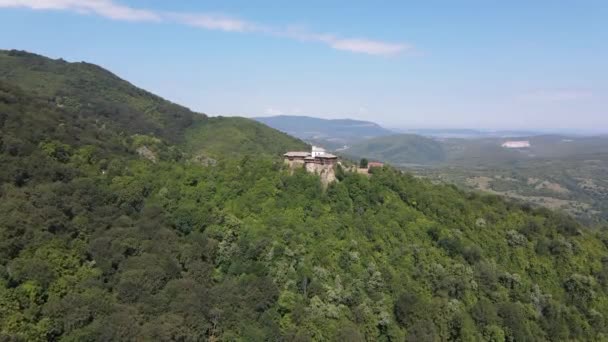 Αεροφωτογραφία Της Μεσαιωνικής Μονής Glozhene Του Αγίου Γεωργίου Περιοχή Lovech — Αρχείο Βίντεο