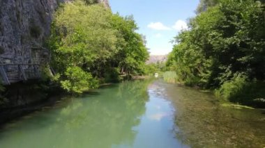 Bulgaristan 'ın Altın Panega Nehri boyunca Iskar Panega Geopark' ın hava manzarası