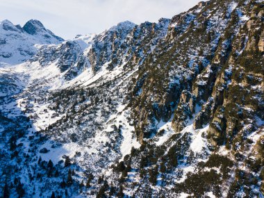 Bulgaristan 'ın Rila Dağı' ndaki Malyovitsa zirvesinin hava manzarası