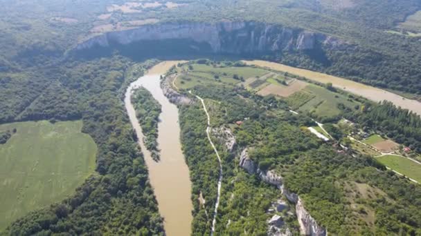 Letecký Pohled Řeku Iskar Míjející Vesnici Karlukovo Balkánské Hory Bulharsko — Stock video