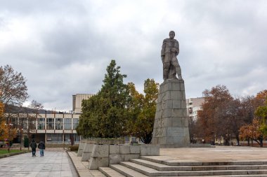 MONTANA, BULGARIA - 22 Kasım 2020: Bulgaristan 'ın Montana kentinde Eylül Ayaklanması (1923) Anıtı