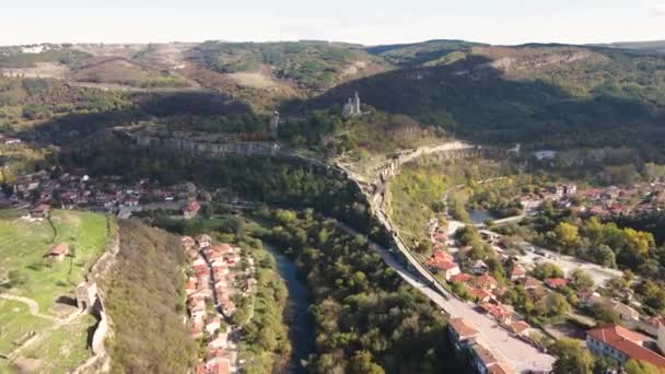 Flygfoto Över Ruinerna Huvudstaden Det Andra Bulgariska Riket Medeltida Fästning — Stockvideo